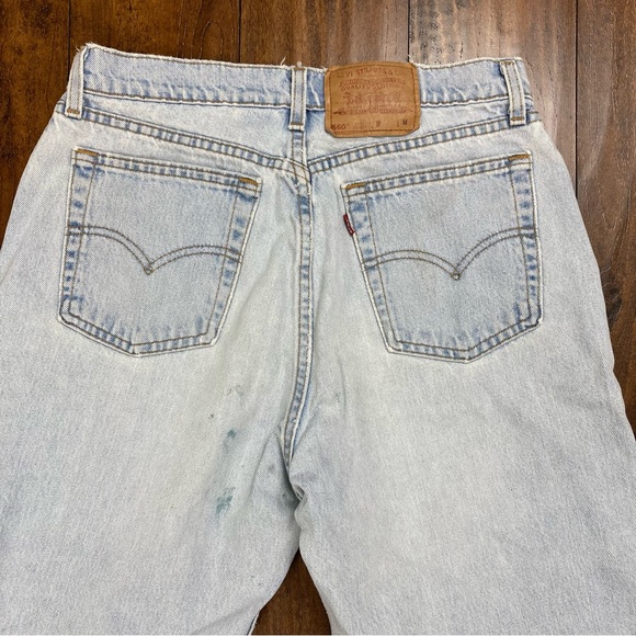 LEVI’S Ladies 560 Jeans VINTAGE DISTRESSED Loose Fit 90s Size 13 JR M Light Wash - Picture 10 of 16